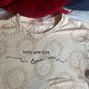 Nike sun club shirt